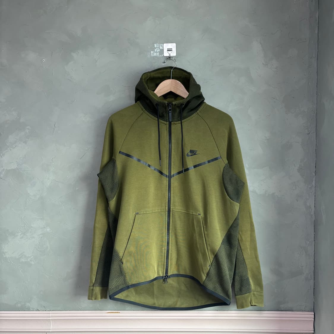 나이키 테크팩 후드집업 카키 그린 상품이미지1
