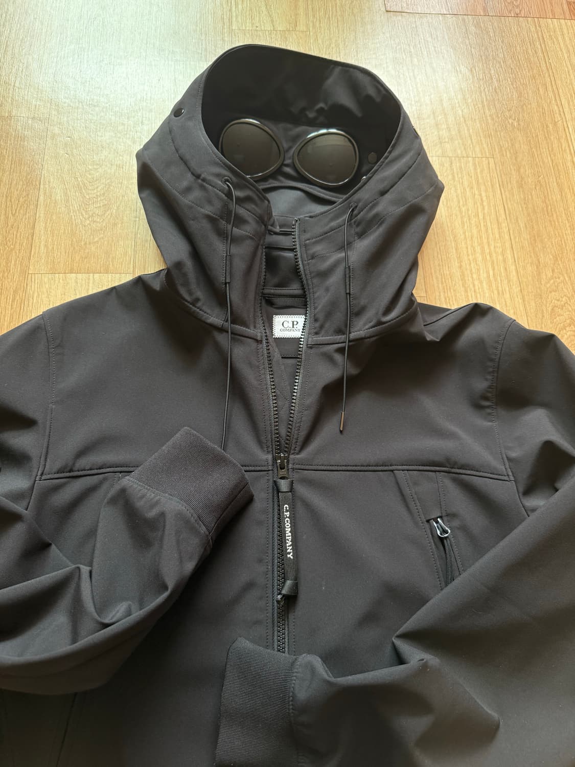 CP컴퍼니 고글 바람막이 소프트쉘 블랙 95-100 46 상태극상 상품이미지2