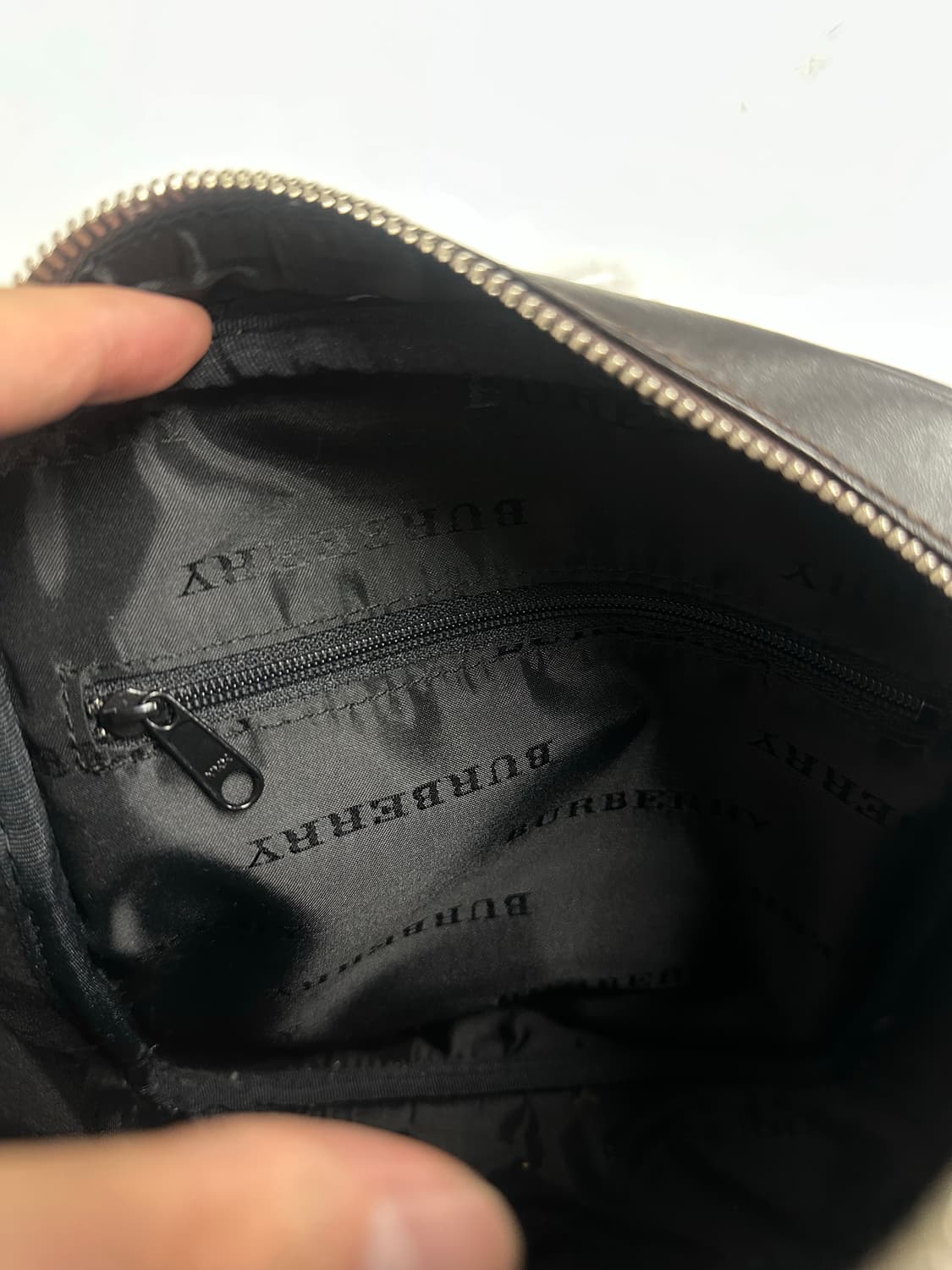 버버리 체크 메탈 로고 카메라백 크로스백 상품이미지10