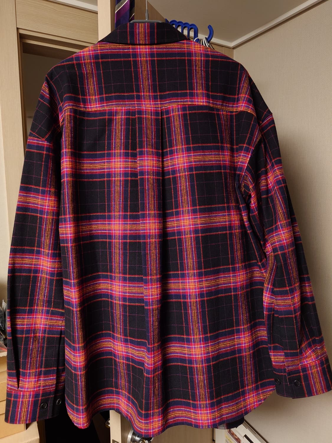 [48] 준지 23FW 플란넬 루미핏 레드 체크 셔츠 상품이미지2