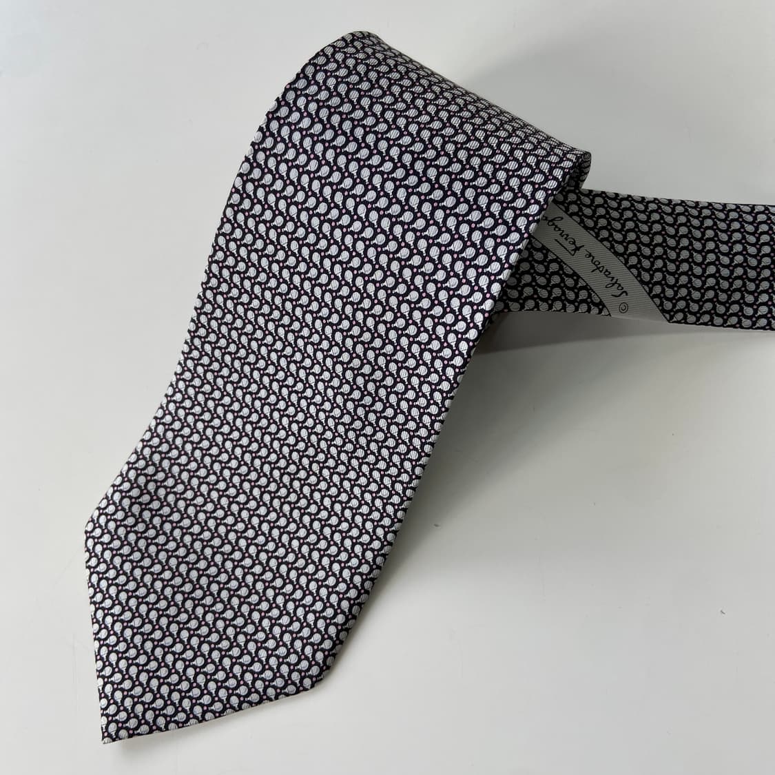 새상품급 페레가모(Ferragamo) 명품 정품 넥타이8.6cm 상품이미지4