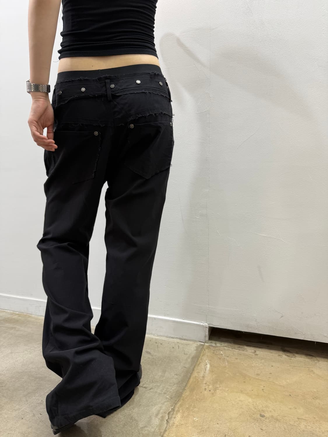 매쉬 디테일 블랙 부츠컷 팬츠 상품이미지6