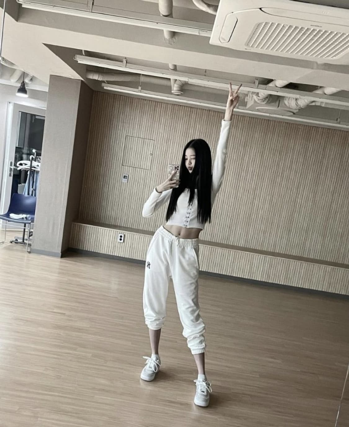 낫유어로즈 후크 스퀘어 탑 화이트(장원영, 조이 착용) 상품이미지4