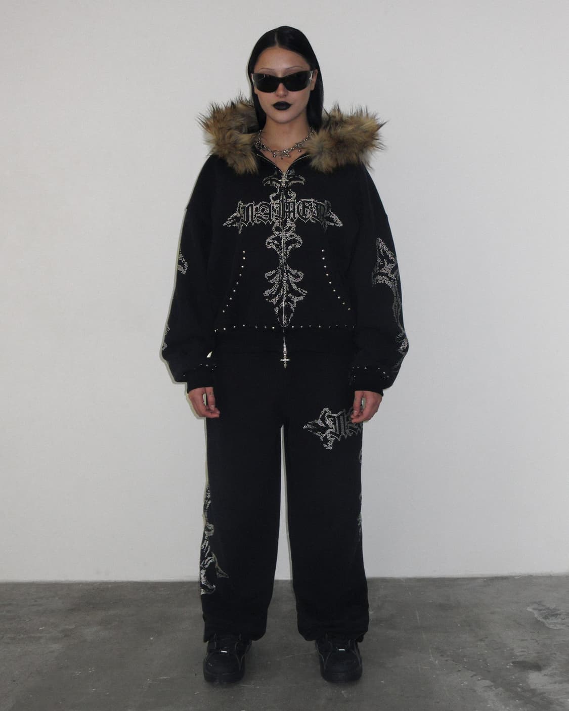 Feral faux fur studded 후드집업 셋업 상품이미지4