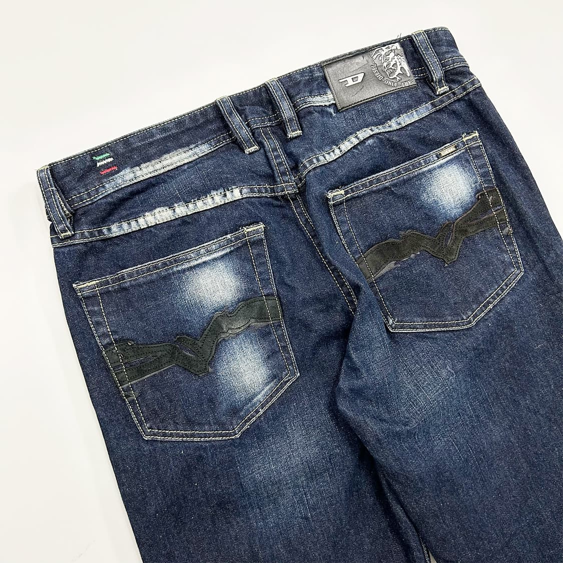 디젤 로고패치 데님팬츠 darron 상품이미지6