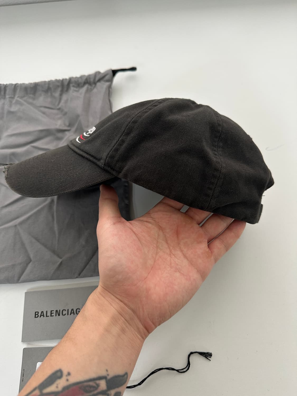 발렌시아가 폴리티컬 캠페인 디스트로이드 캡 상품이미지3