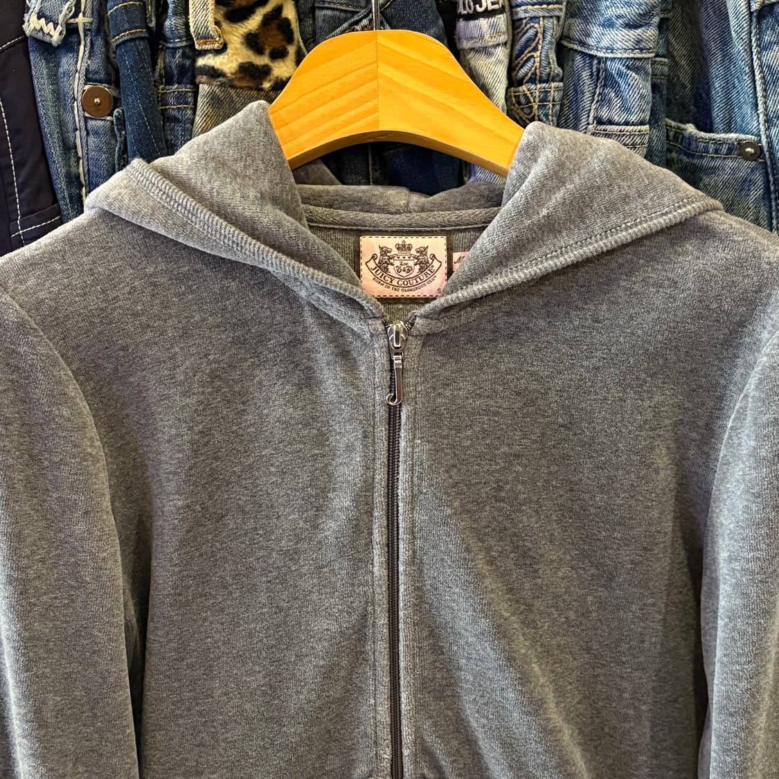 쥬시 꾸뛰르 그레이 벨벳 후드 집업 상품이미지4