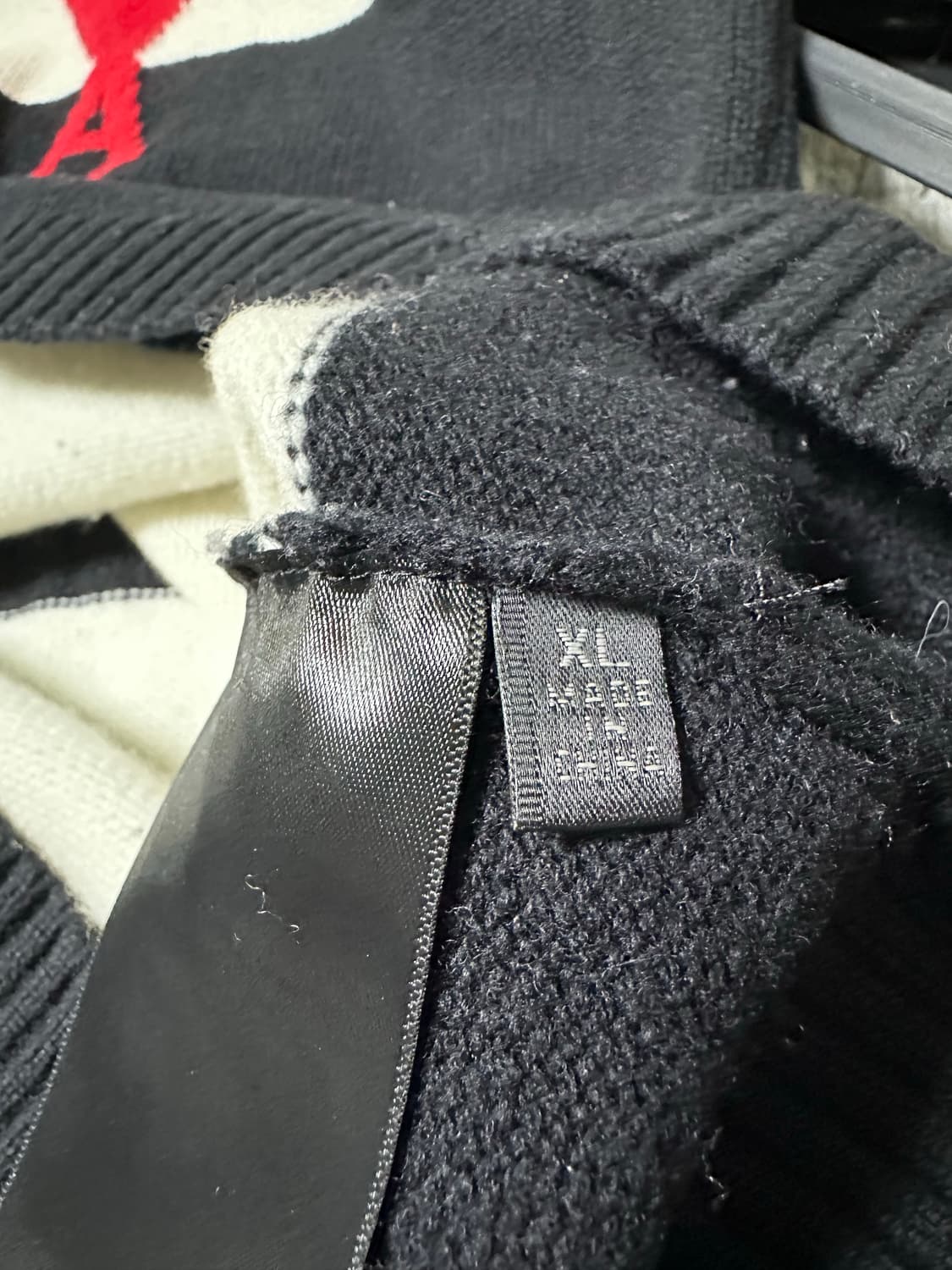 아미 하트 스트라이프 폴라 니트 상품이미지5