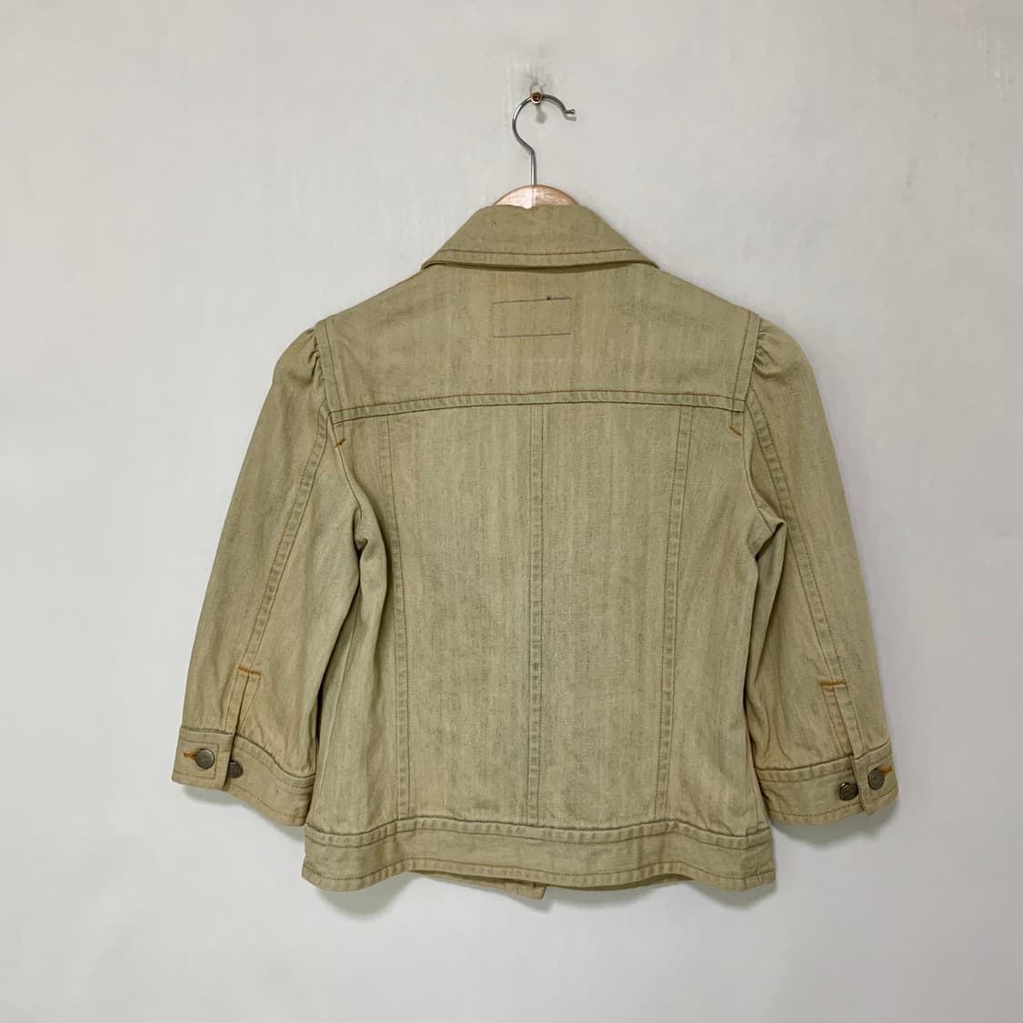 버버리 블루라벨 크롭 데저트 워싱 데님 7부 퍼프소매 자켓 38사이즈 상품이미지4
