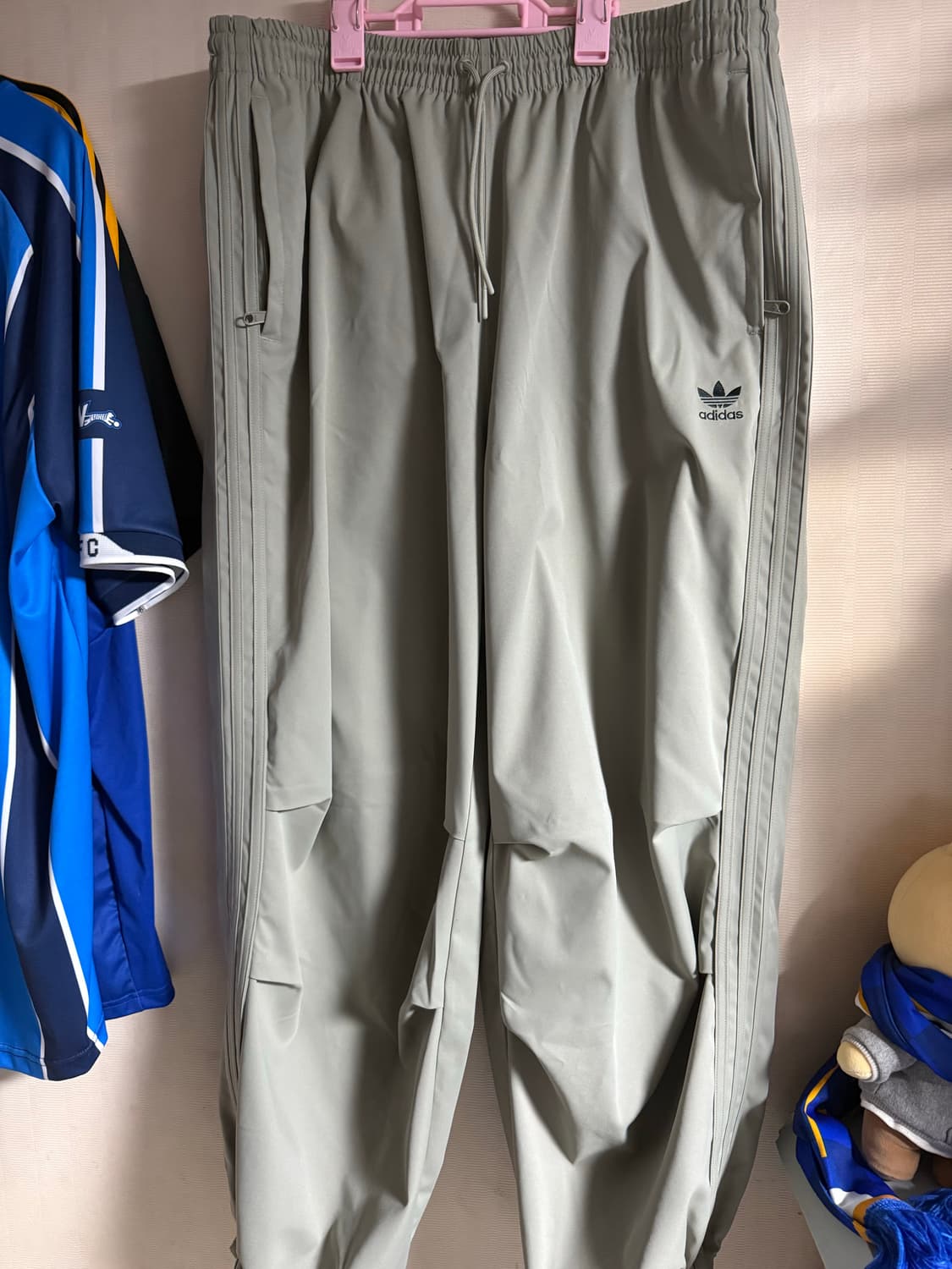 아디다스 파라슈트 팬츠 베이지 2xl 상품이미지1