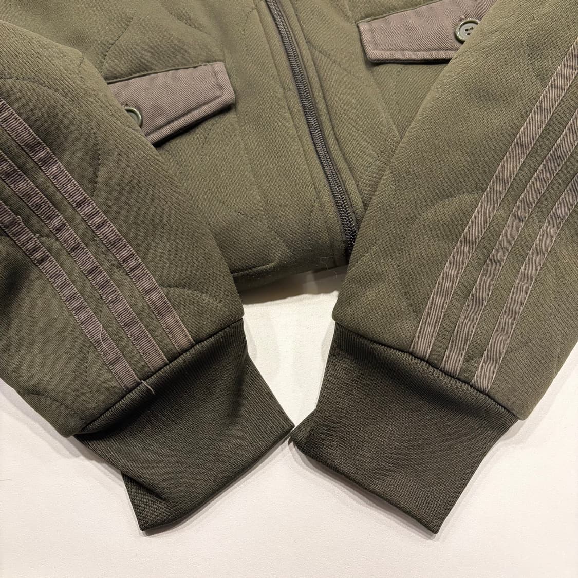 [105] 00s 아디다스 퀼팅 트랙탑 자켓 카키 B465 상품이미지6