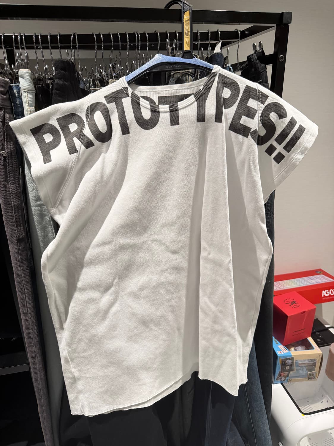 프로토타입 슬리브리스 팝니다 상품이미지1