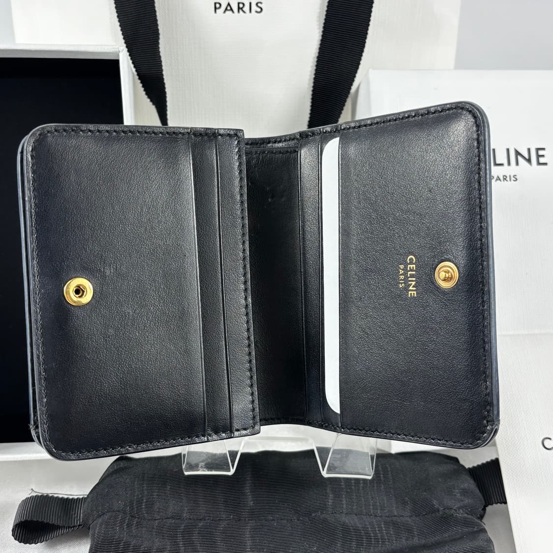(풀구성,정품)셀린느 트리옹프 컴팩트 반지갑 월렛 블랙 상품이미지6