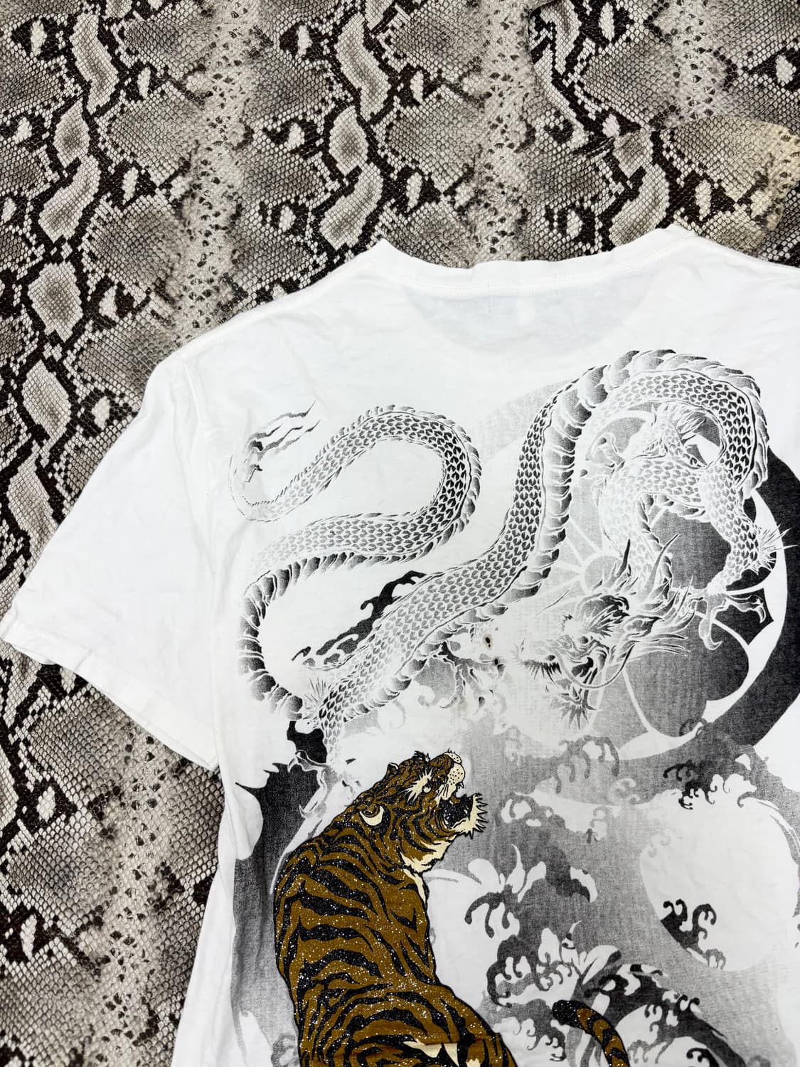 “Vintage” Oriental Print White Tee 상품이미지6