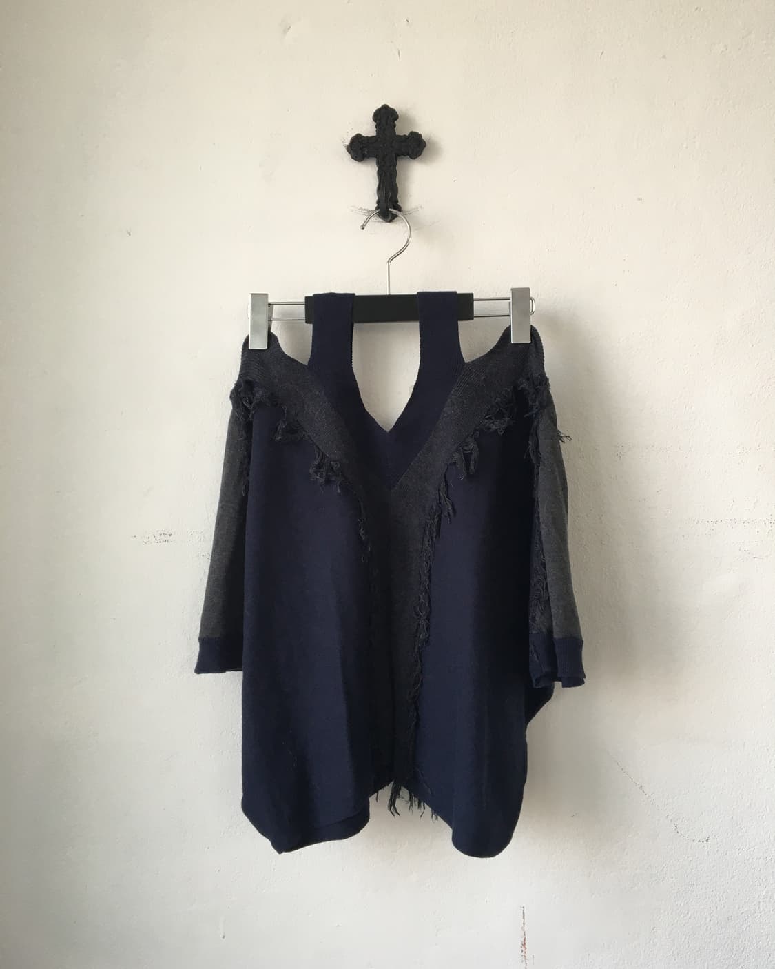 Fringe point cut off knit 상품이미지2