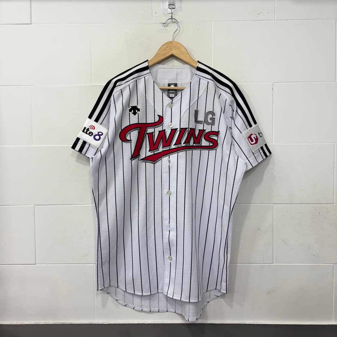 엘지트윈스X데상트 이병규 홈 유니폼 상품이미지1