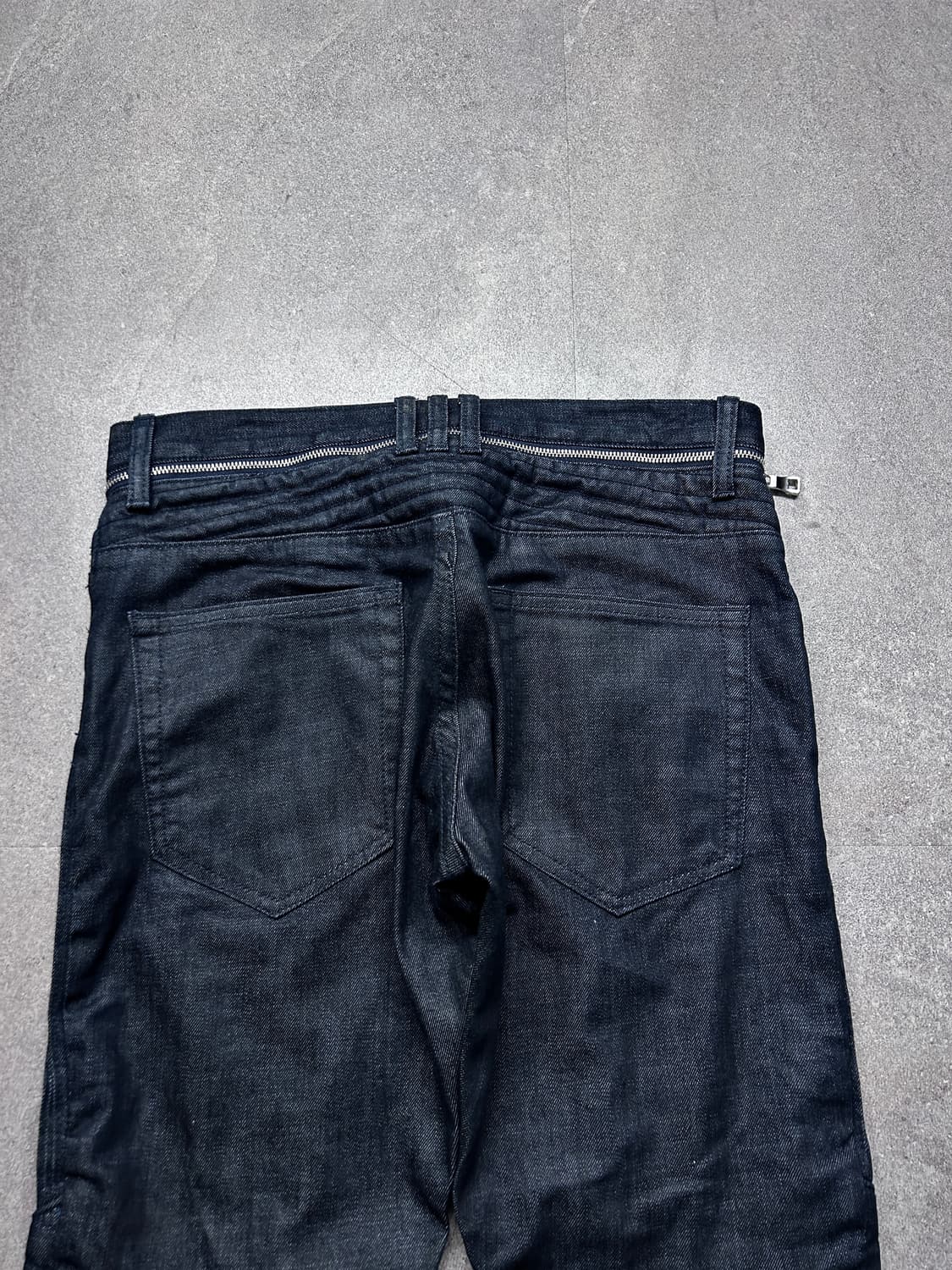 멀티 지퍼 퀼티드 바이커 데님 팬츠 상품이미지8