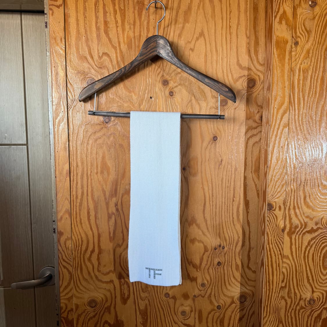 톰포드 TF 로고 캐시미어 머플러 판매 합니다. 상품이미지1