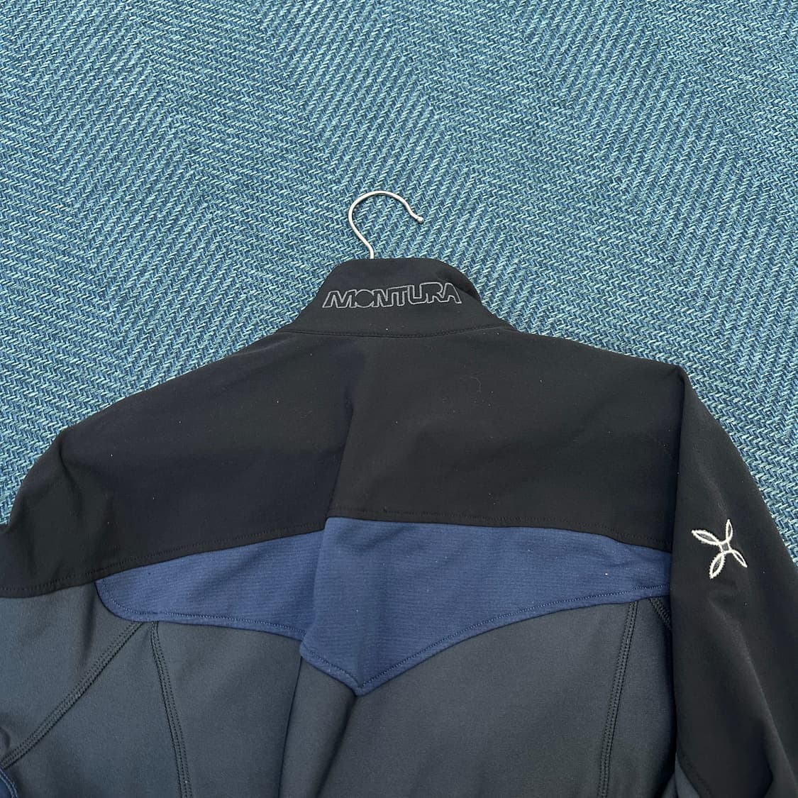 [L] 몬츄라 반집업 긴팔 상품이미지2