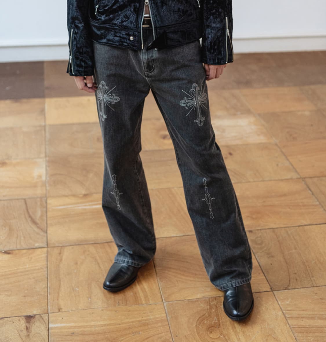 32 새제품) 비슬로우 세미 부츠컷 데님 블랙 웨스턴 청바지 고딕 자수 상품이미지1