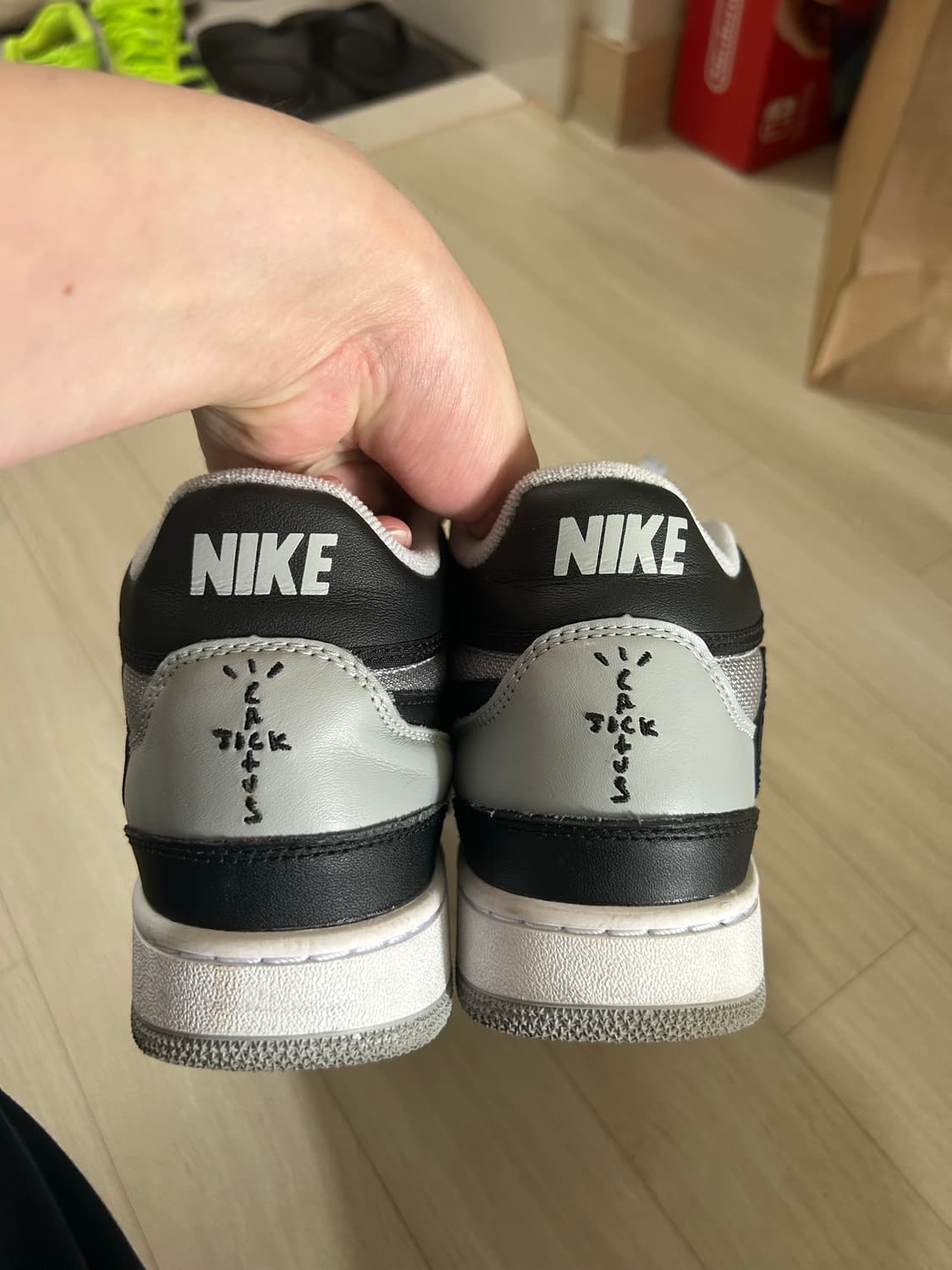 나이키 스캇 맥어택 270 상품이미지1