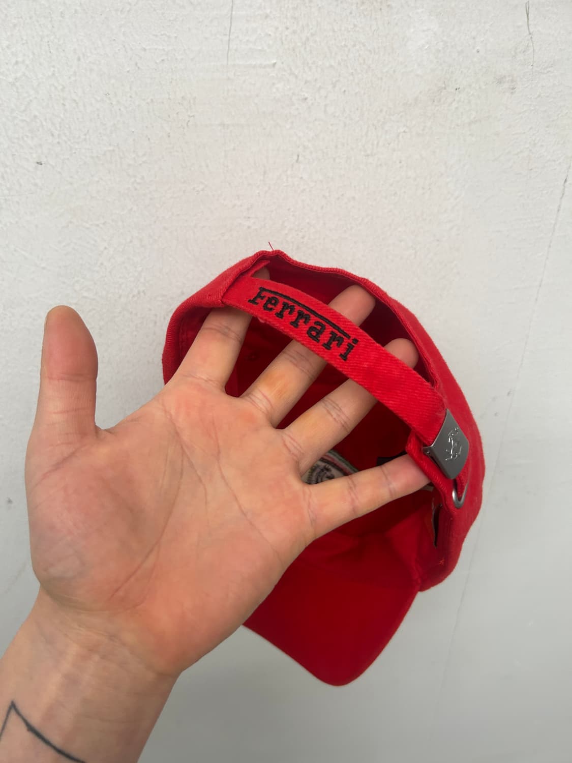 페라리 빈티지 레드 볼캡 상품이미지3