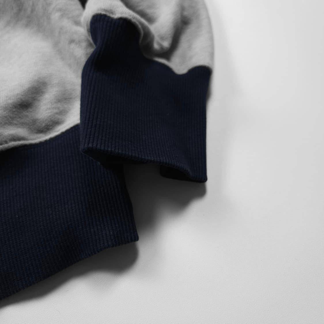 유니폼브릿지 투톤 디테일 크루넥 스웻셔츠 (L) 상품이미지3