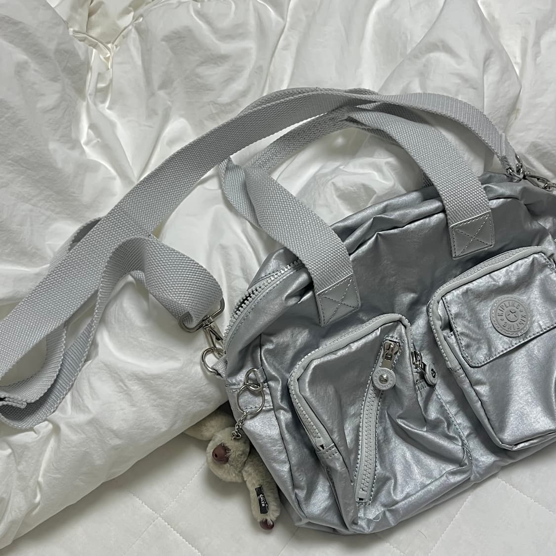 키플링 토트 앤 크로스백 실버 (희귀) 상품이미지4