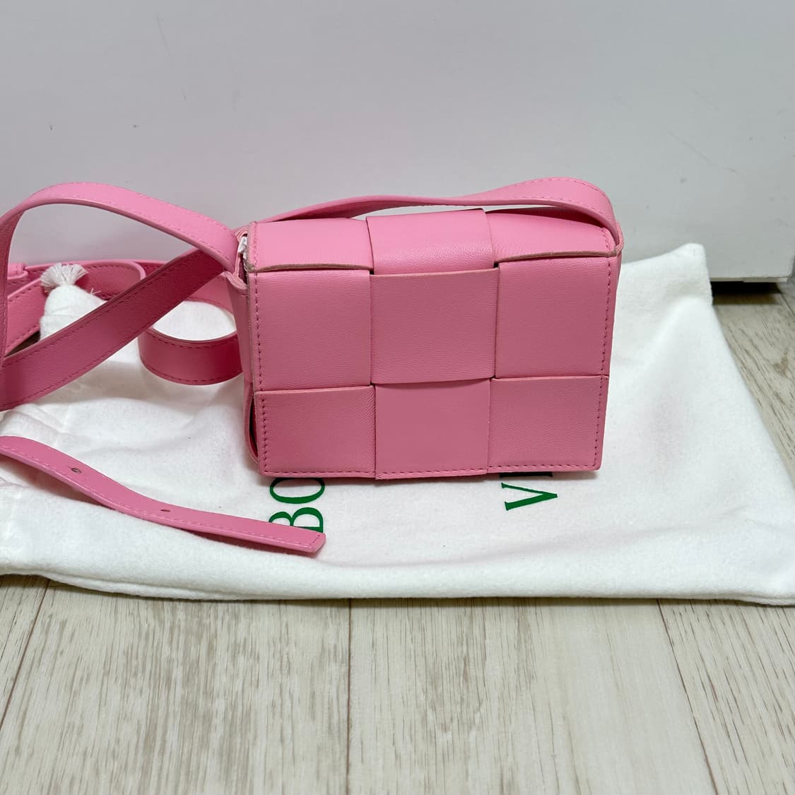 보테가베네타 미니 카세트백 캔디핑크 상품이미지1