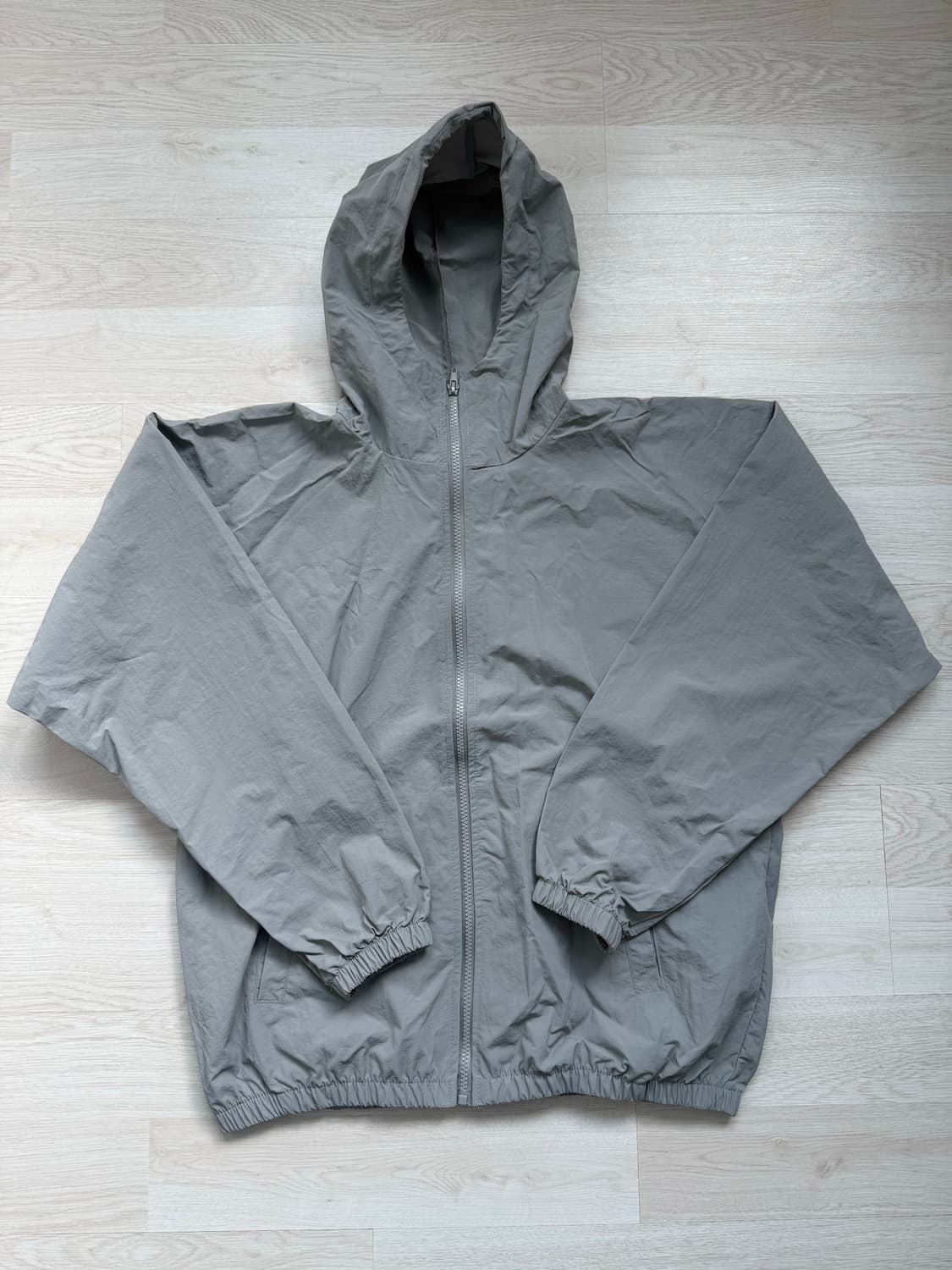 yeezy 이지 바람막이 그레이 2사이즈 상품이미지1