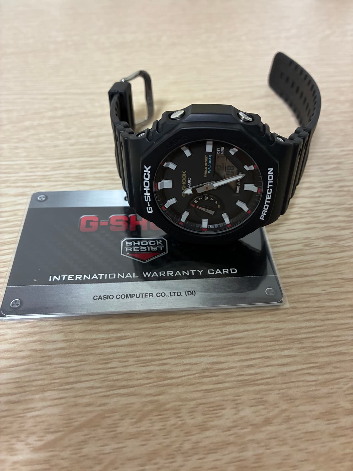 카시오 지샥 GA-2100RL-1ADR 상품이미지1