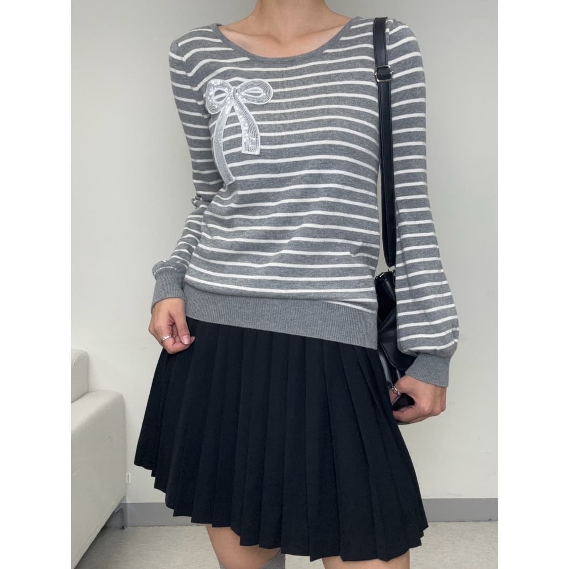 빈티지 그레이 리본 스트라이프 니트 상품이미지1