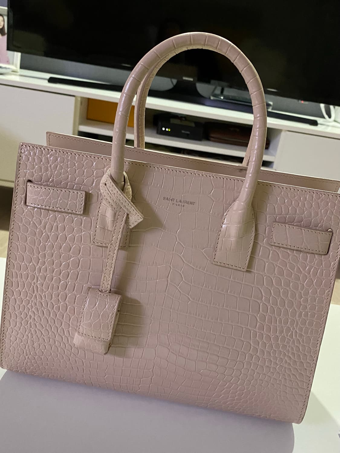 생로랑 삭드쥬르 베이비 핑크크로커다일 상품이미지1