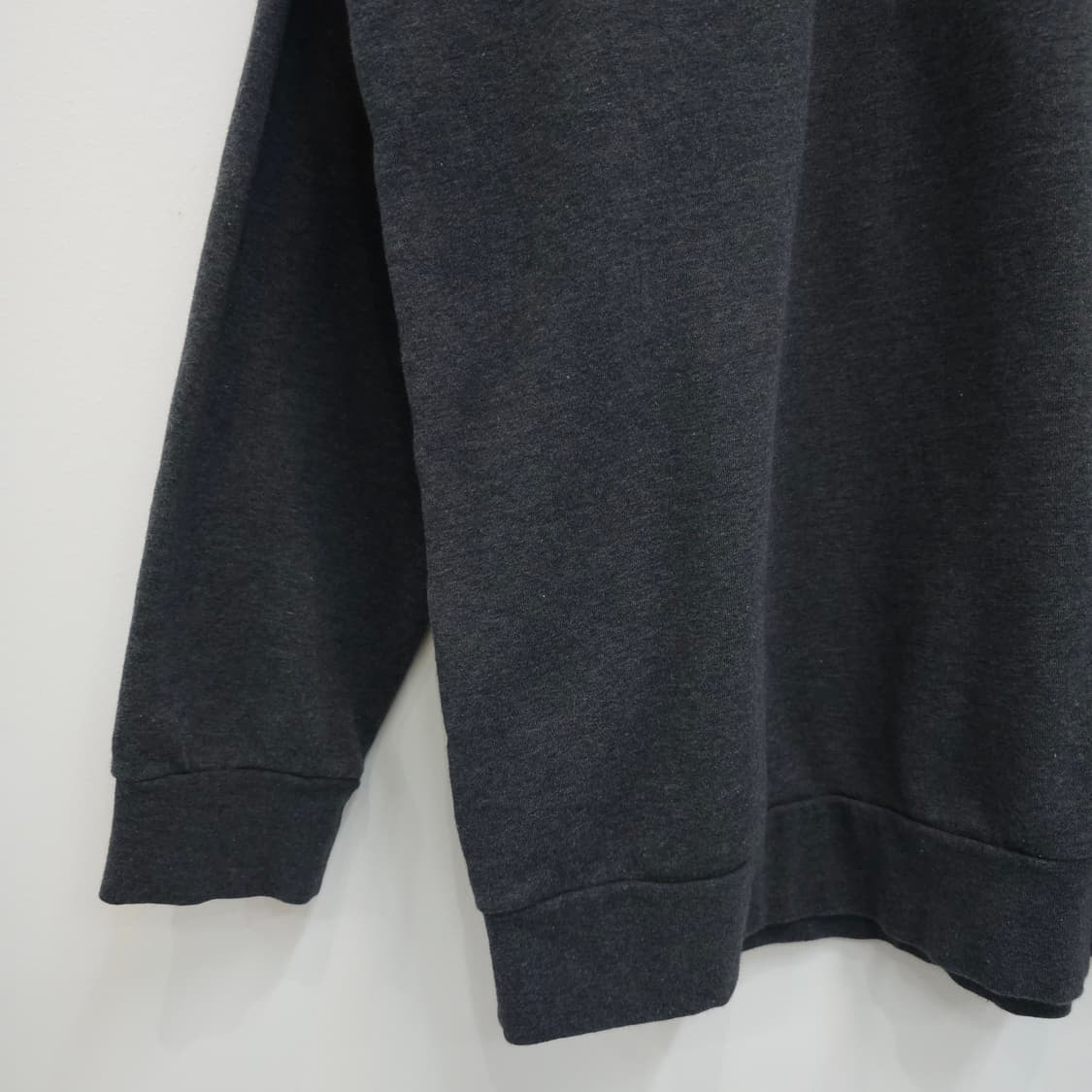 아디다스 진그레이 맨투맨 기모 스웻셔츠 상품이미지4