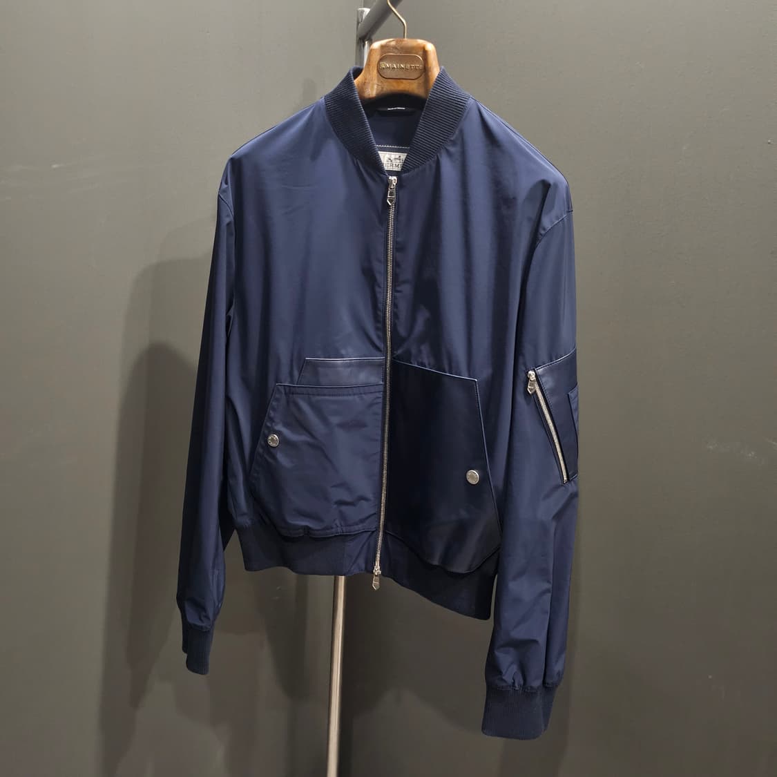 에르메스 리브 레더 나일론 & 레더 봄버자켓 상품이미지3