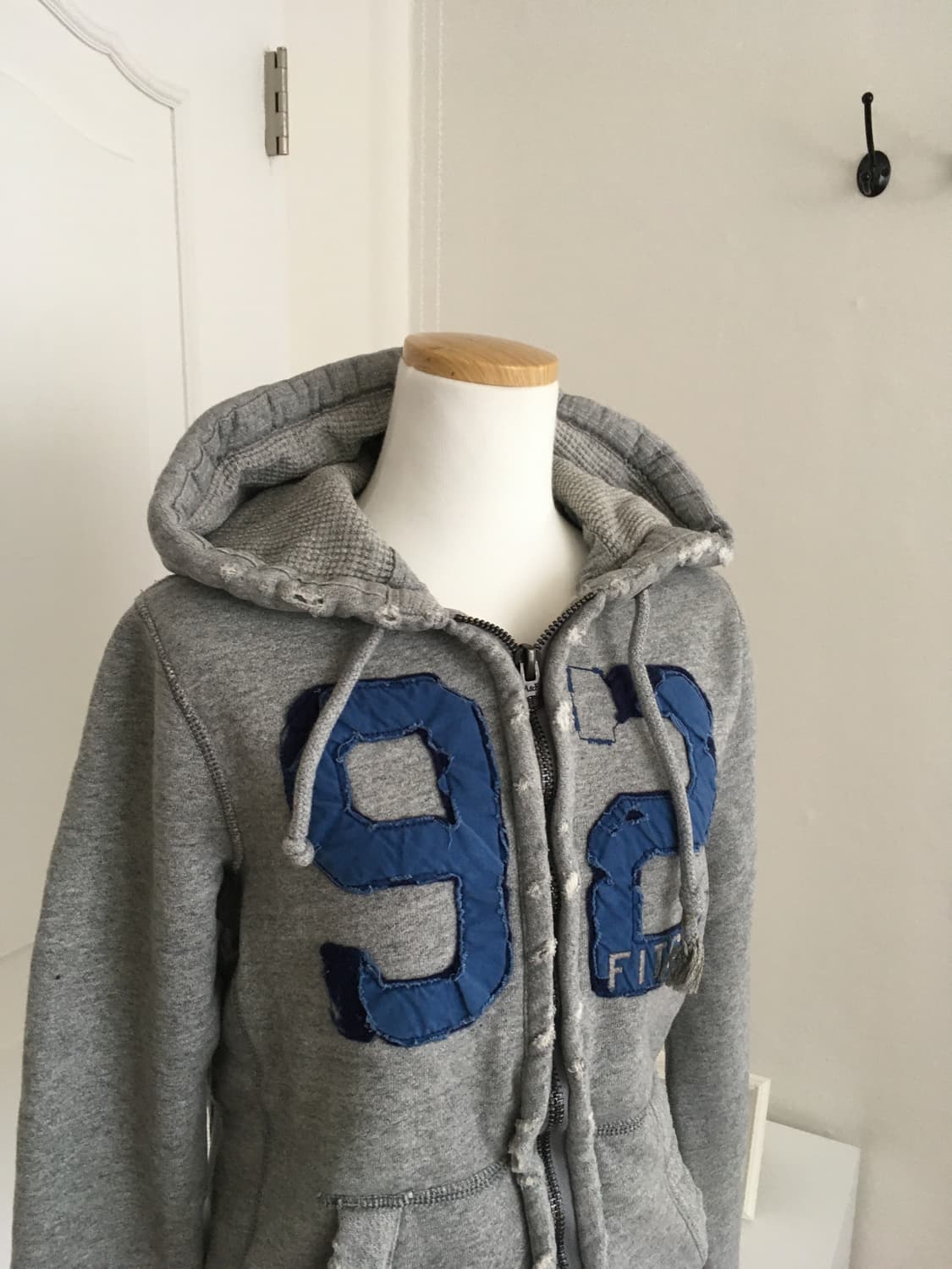 아베크롬비 빈티지 센터로고 후드집업 그레이 상품이미지2