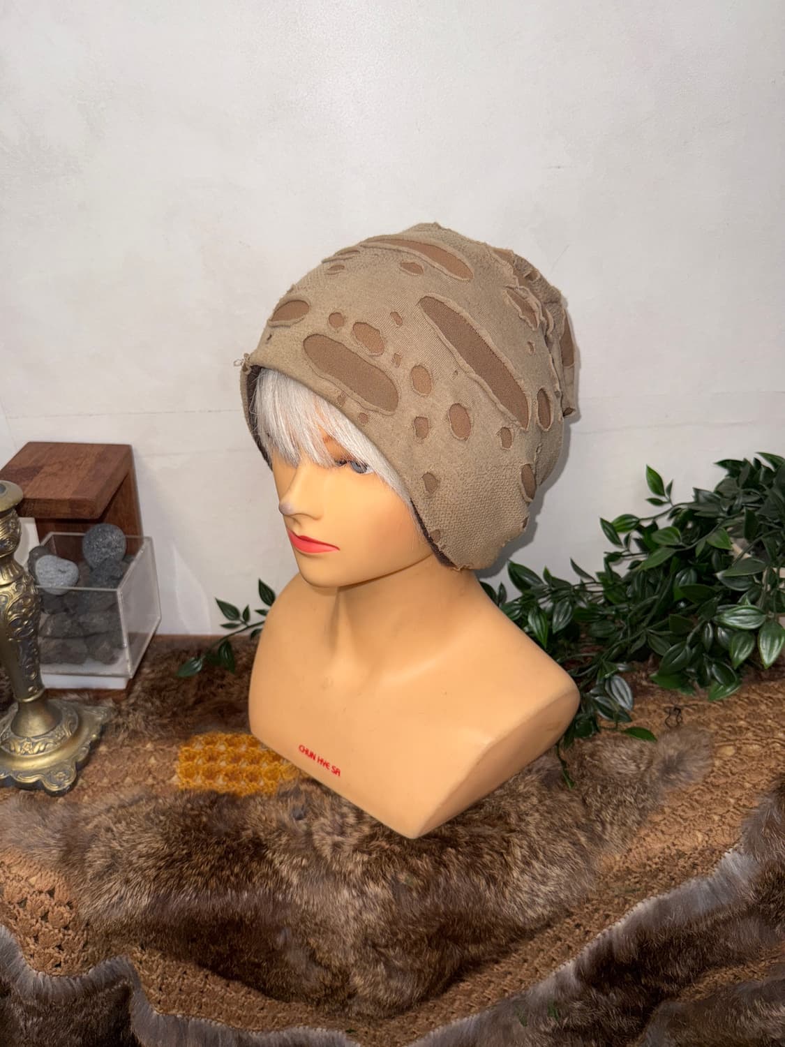 Beige damage stripe reversible beanie 상품이미지1