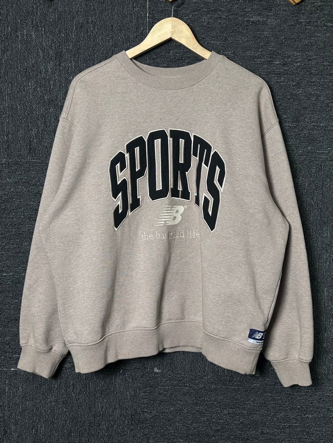 뉴발란스 SPORTS 기모 맨투맨 M 상품이미지1