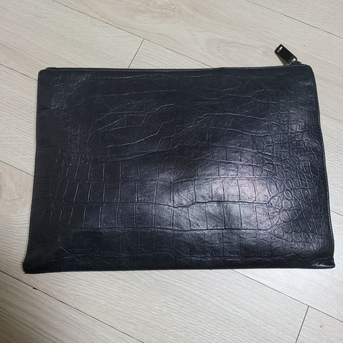 정품 생로랑 모노그램 레더 블랙 클러치 상품이미지2