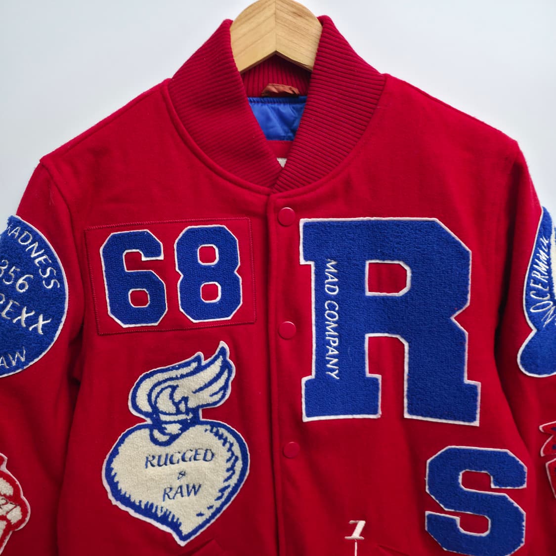 [M] The Madness 더 메드니스 레드 바시티 패치 자켓 상품이미지3