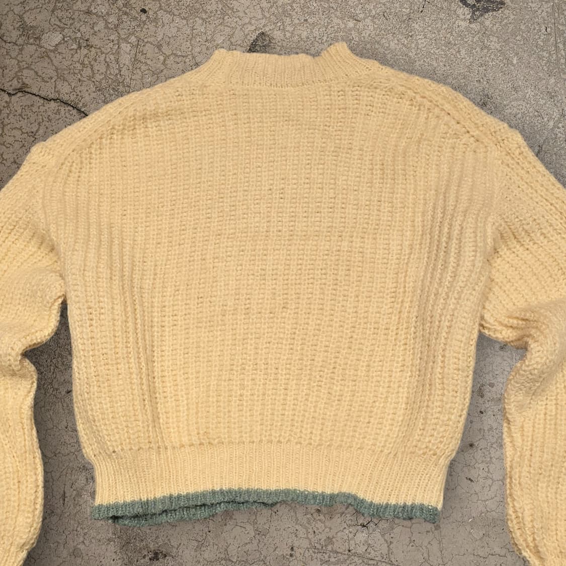 earth music & ecology 크롭 드롭숄더 벌룬 스웨터 상품이미지6