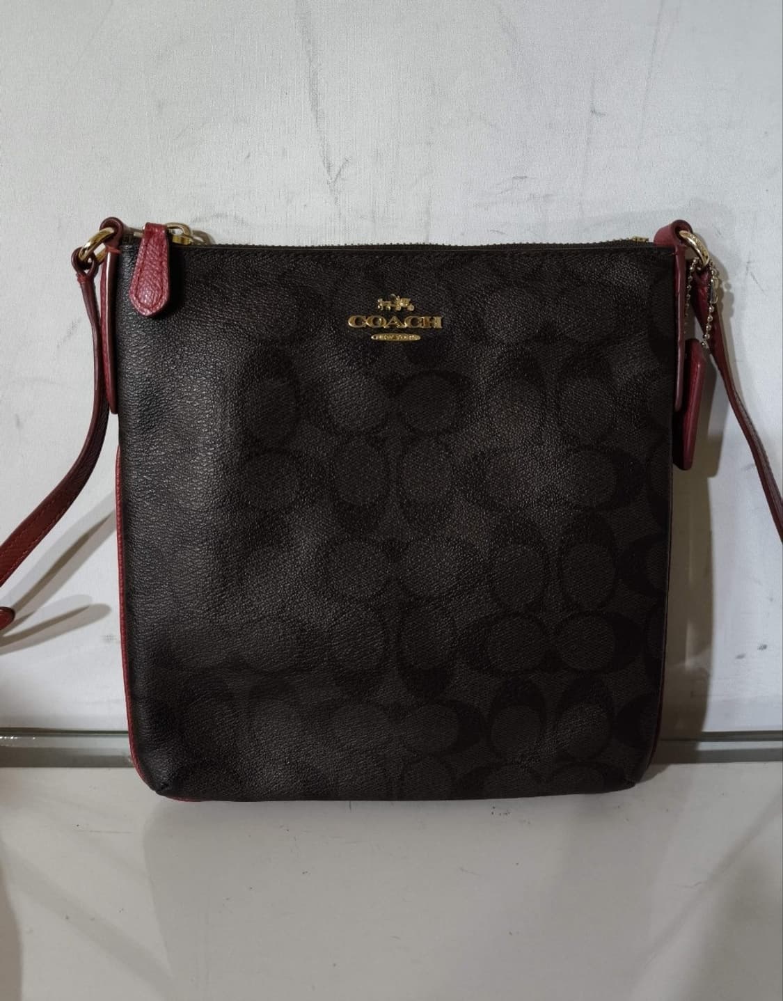 코치 가죽 미니 크로스백 상품이미지2