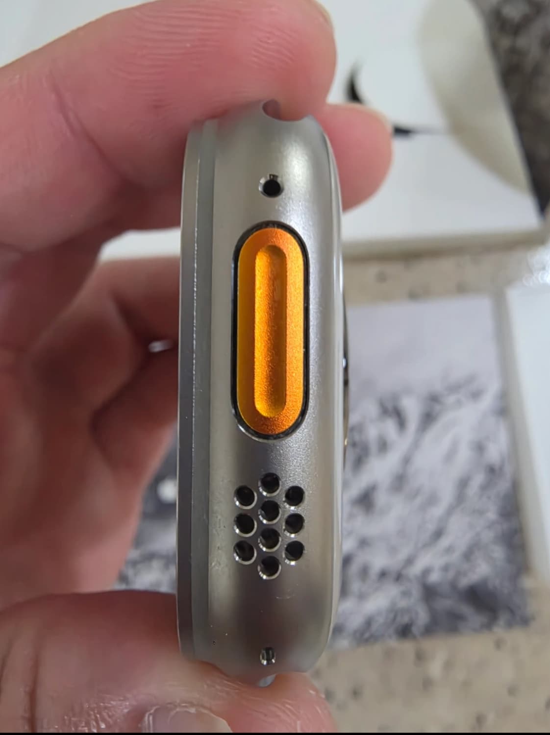 애플워치 울트라2 49mm 티타늄 상품이미지4