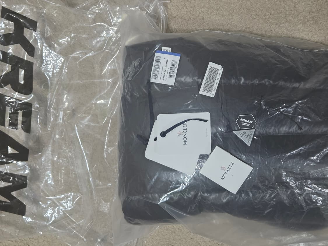 [새상품, 25FW] 몽클레어 마야 쇼트 다운 패딩 2 Size 상품이미지9