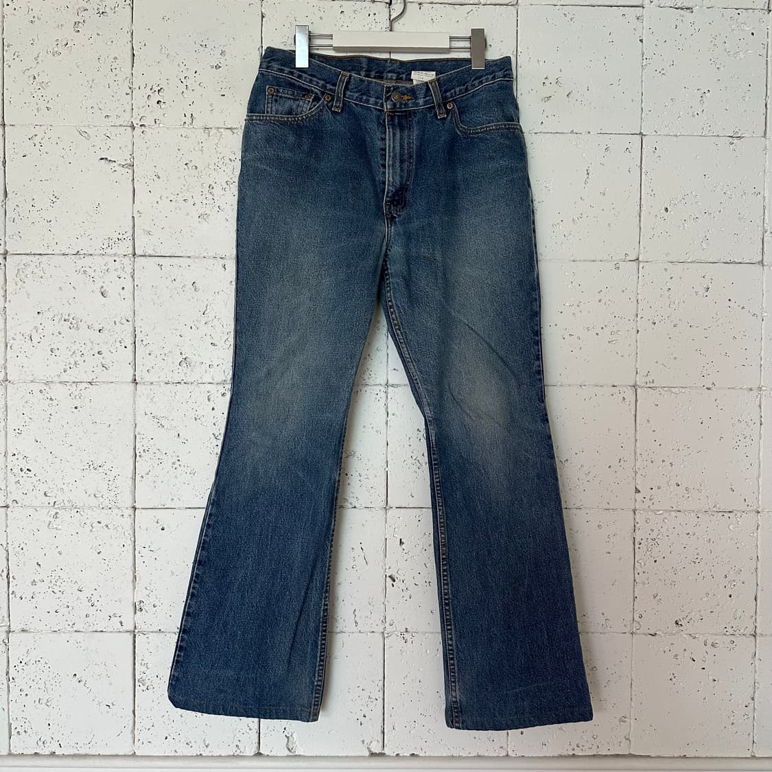 우먼30 리바이스 화이트탭 부츠컷 데님 상품이미지1