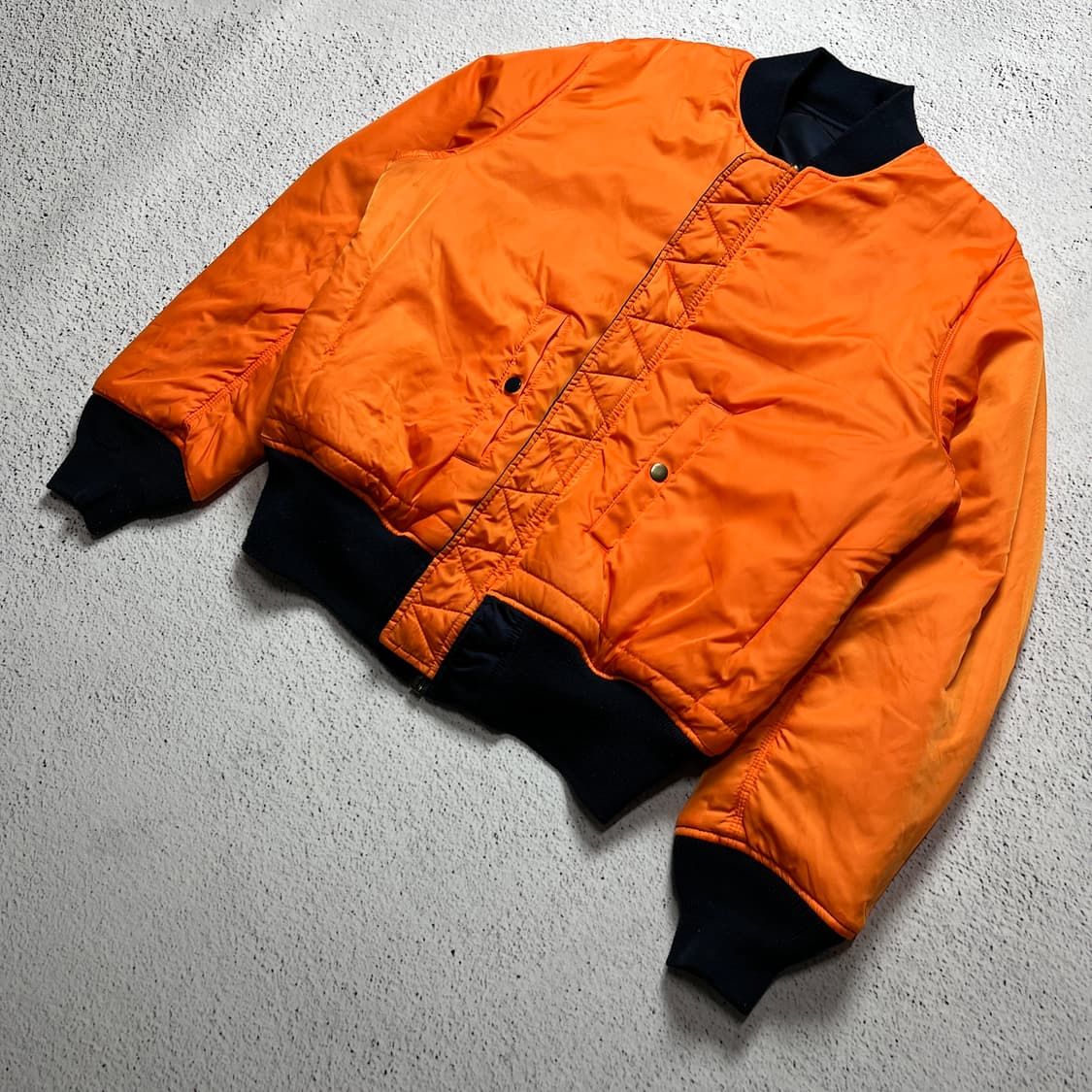 Alpha Industries MA-1 NASA Flight Jacket 상품이미지7