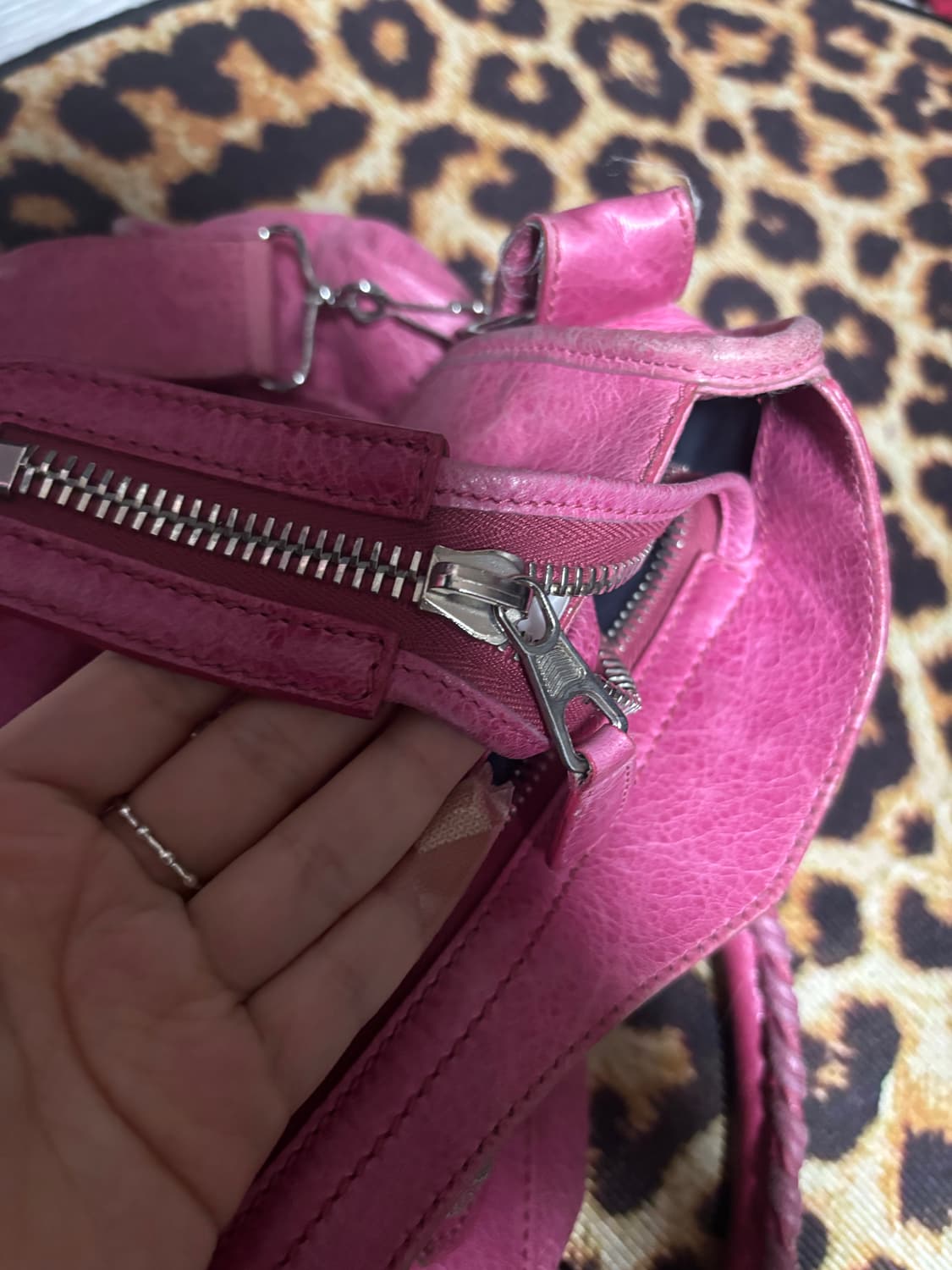 레어컬러! 발렌시아가 자이언트 시티백 모터백 핑크 상품이미지4