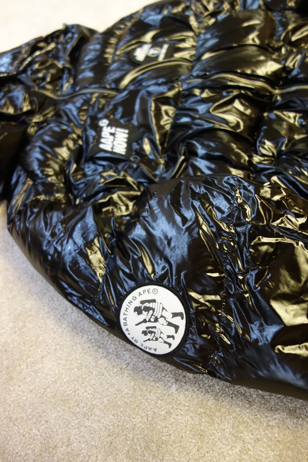 베이프 AAPE UNIVERSE 유광 패치 다운 자켓 상품이미지3