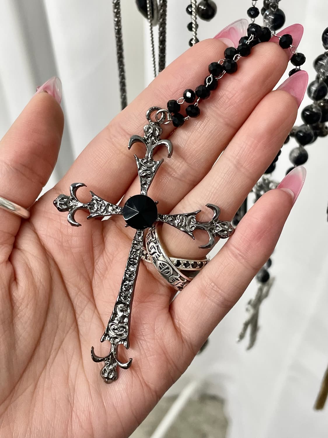 블랙 십자가 큐빅 드롭 네크리스 상품이미지1