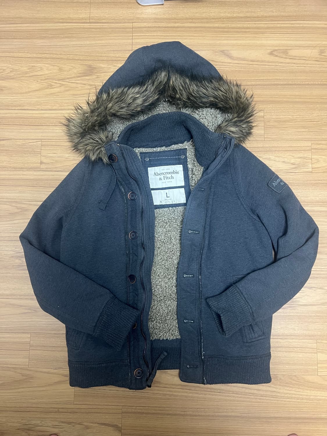 아베크롬비 울프죠 퍼후드집업 L사이즈 판매합니다 상품이미지2